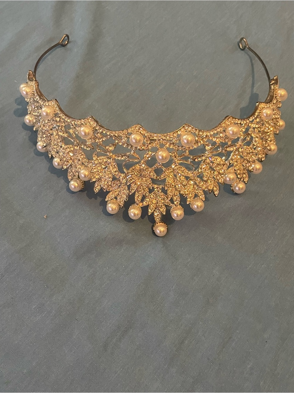 Silver Pearl Accent Tiara- Elegant Women’s Accessory- Bridgerton Experience - Picture 5 of 5